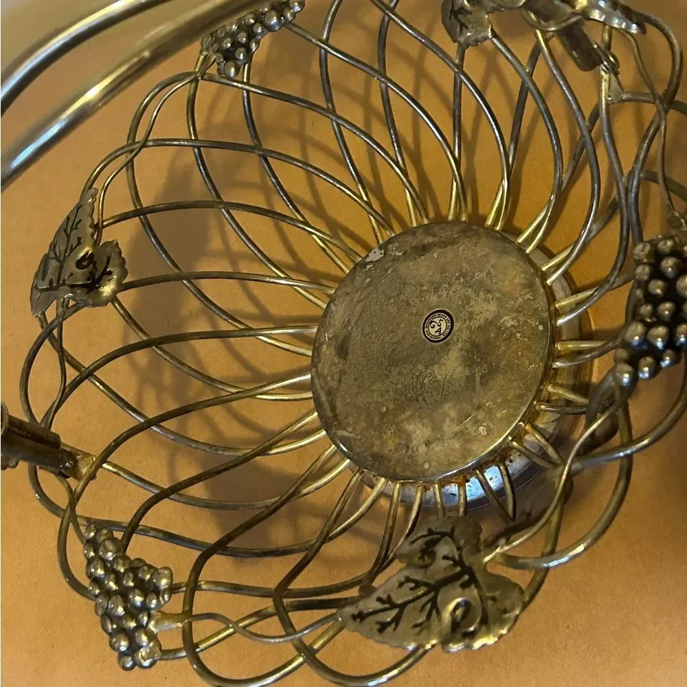 Godinger Silver Art Co. silver-plated wire basket grape leaf decorative pattern